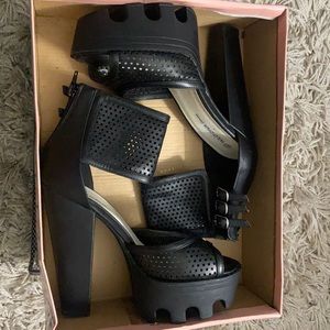 Black Platform Sandal